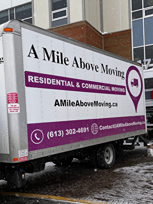 Movers - A Mile Above  Moving